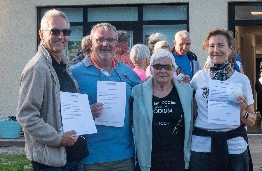 Bruno, Etienne et Nathalie avec leur diplôme de brevet fédéral d'animateur longe-côte — Zuydcoote, 4 octobre 2026